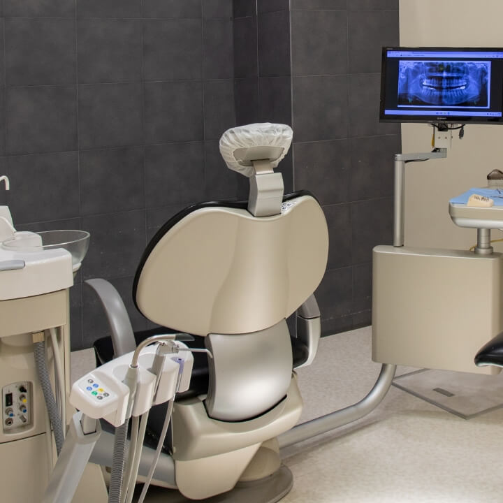 麻酔科医師の管理のもと 静脈内鎮静療法で手術を行います